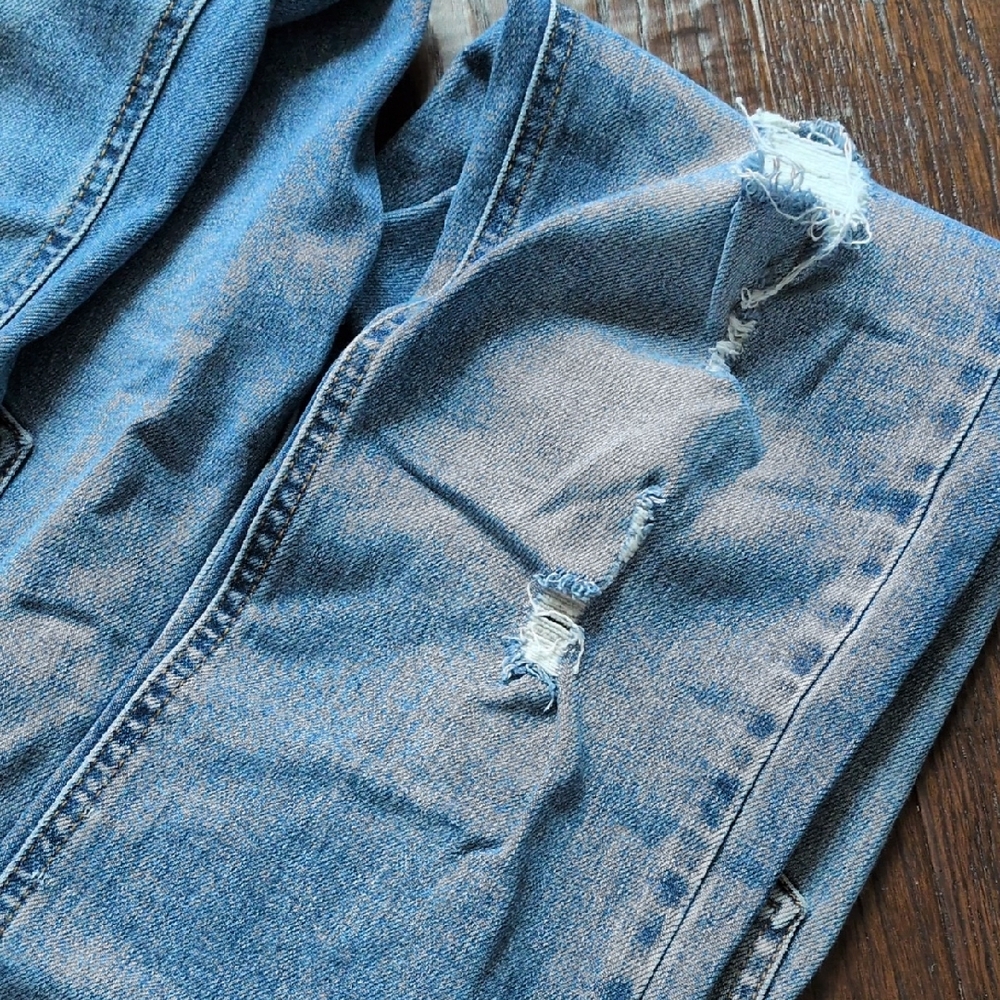 ALTAR'D STATE I Distressed Ripped Light Wash Denim Straight Leg Jeans, 28 - Picture 9 of 16